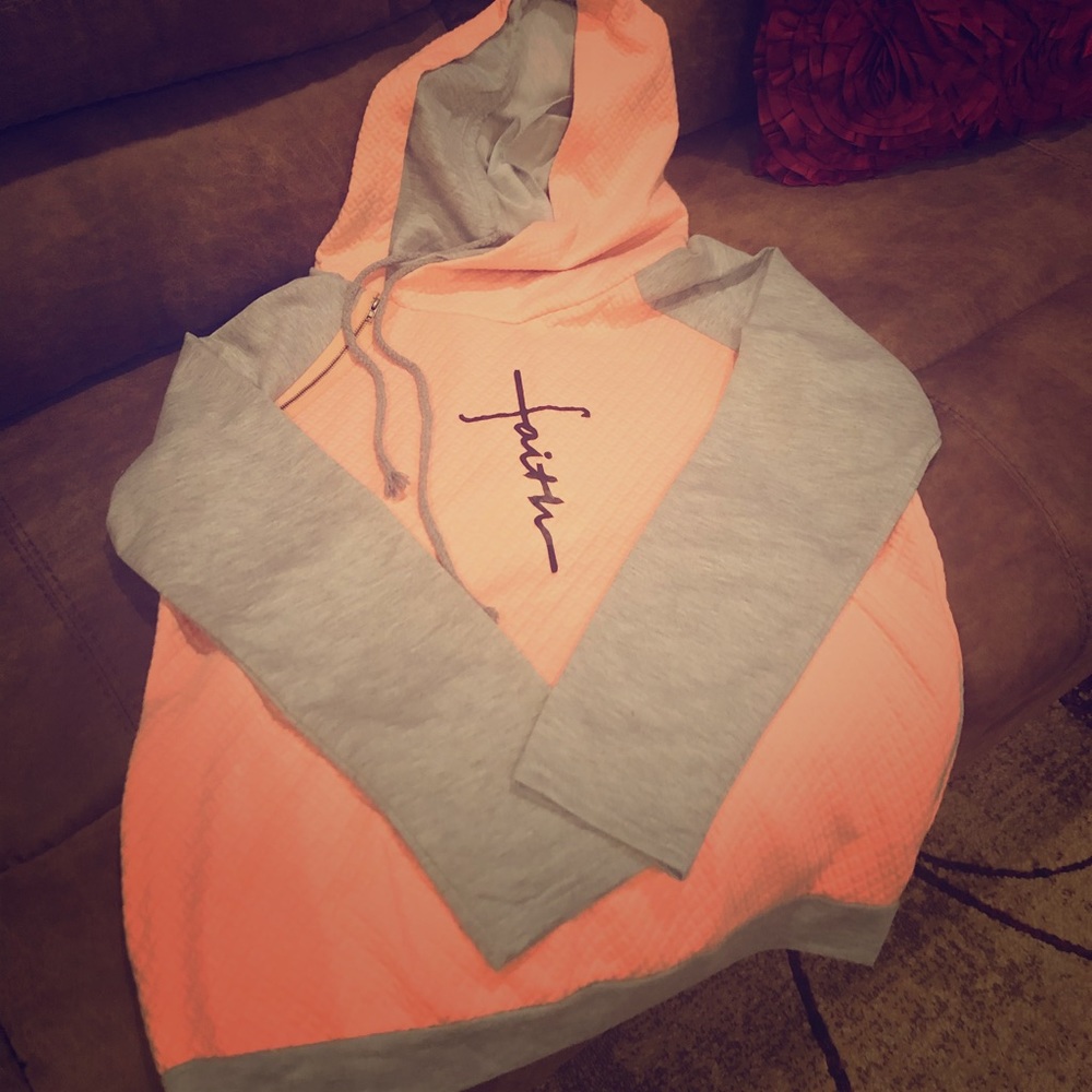 ❌❌SOLD❌❌NWOT! Pink & Grey “Faith” Hoodie